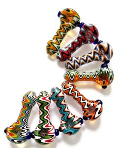 Swirl glass hand pipe